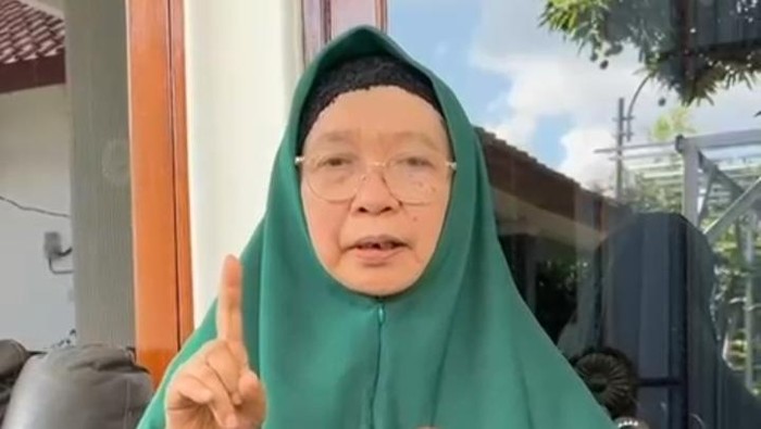 Ibu dari mantan Gubernur NTB TGB Muhammad Zainul Majdi, Ummi Sitti Rauhun Zaunuddin Abdul Majid. (Tim Rohmi-Firin)