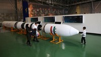 Iran masuk dalam daftar larangan atas dasar konflik panjang dengan AS, termasuk soal program nuklirnya. Pemerintahan Trump menempatkan Iran sebagai ancaman langsung terhadap keamanan nasional. (REUTERS/Majid Asgaripour)