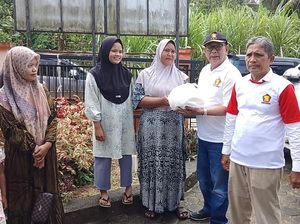 Andre Rosiade Kirim 1.500 Paket Sembako untuk Korban Banjir Sijunjung