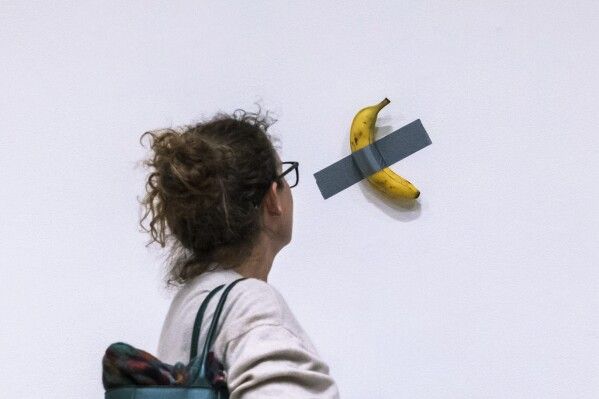 Karya Seni Modal Pisang dan Selotip Ini Laku Terjual Rp 98,6 Miliar!