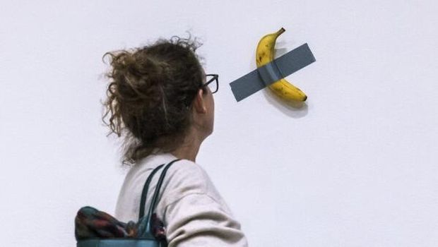 Karya Seni Modal Pisang dan Selotip Ini Laku Terjual Rp 98,6 Miliar!