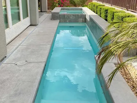 Kolam renang.