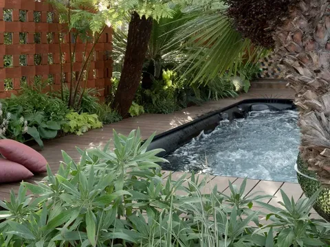 Kolam renang.