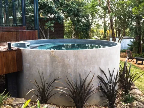 Kolam renang.