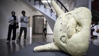 Pameran itu menceritakan tentang penjelajahan Hyun Nahm terhadap aspek ekonomi pertunjukan dan aspek bentang alam vulkanis.