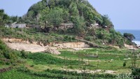 Sementara akses menuju Pantai Sanglen ditutup karena ada warga luar Kemadang yang mendirikan lapak di sana. Foto: Pradito Rida Pertana/detikJogja