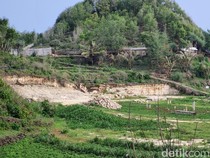 Cerita Pedagang di Pantai Sanglen Sempat Dapat Teror karena Tetap Bertahan