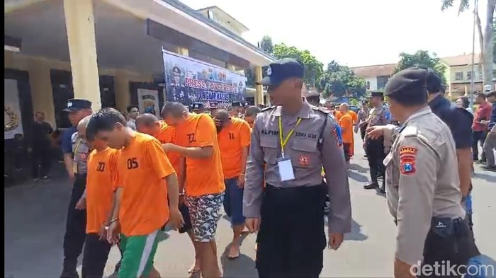 Para pelaku judi online di Polres Bondowoso.