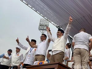 RK-Suswono Tiba di Kampanye Akbar, Disambut Antusias Pendukung