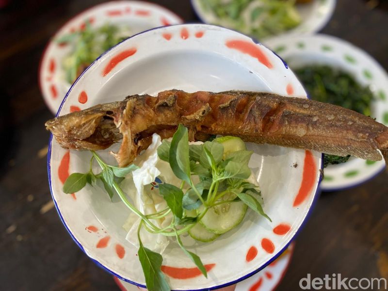 Pecel Lele Oma