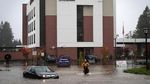 Penampakan Deretan Mobil Terendam Banjir di California