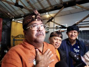 Jelang Masa Tenang, Bang Doel Minta Pendukung Mulai Copot APK Pramono-Rano