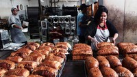 Saat ini Toko Roti Gelora bisa memproduksi Roti, Spekulas dan Cookies dari 80-100 kilogram tepung perharinya. Hal ini bisa terjadi karena efek dari media sosial. Beberapa pekan lalu salah seorang food vloger membuat konten tentang tempatnya, imbas dari konten tersebut membuat banyak orang yang berdatangan dari berbagai daerah. Ridwan sangat bersyukur atas hal ini, membuat Toko Roti Gelora kembali bergelora.