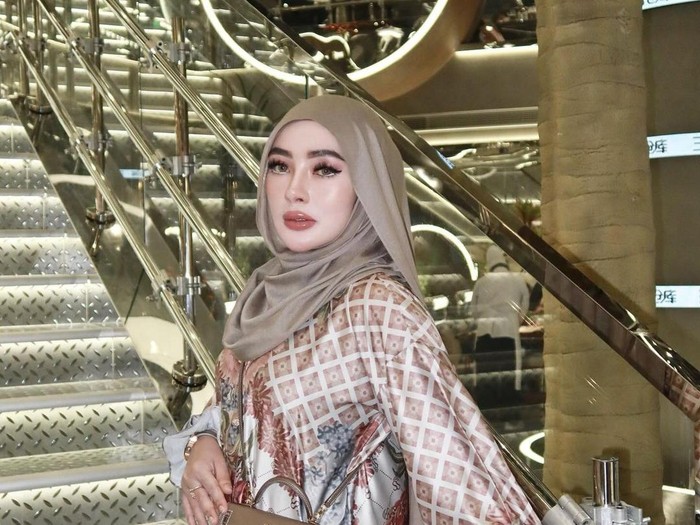 Shella Saukia Shella Saukia