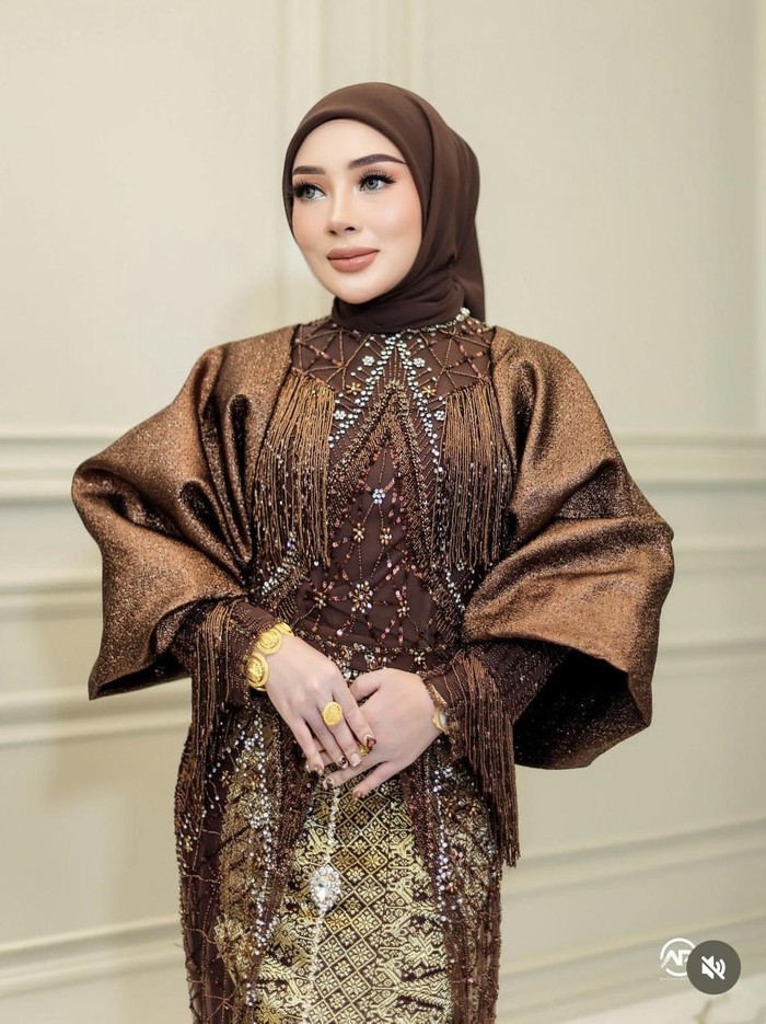 Shella Saukia Shella Saukia