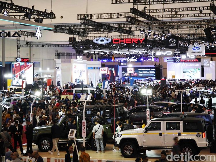 Potret Pemburu Mobil Baru Ramaikan GJAW 2024 di ICE BSD