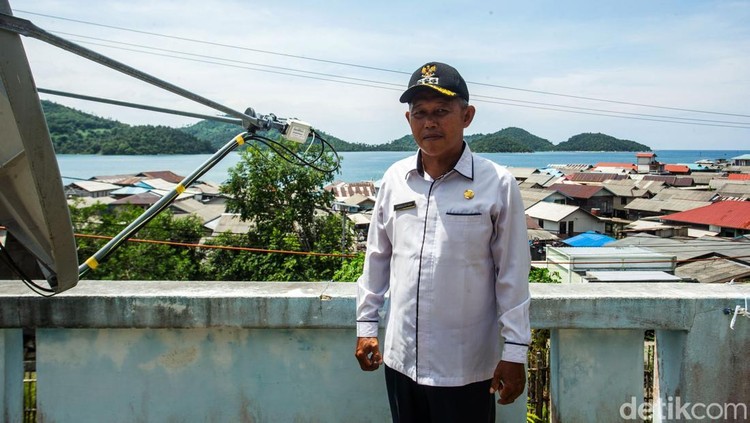 Penerapan Sistem Pemerintahan Berbasis Elektronik (SPBE) terus digencarkan hingga ke tingkat kecamatan. Salah satunya diterapkan di kantor Kecamatan Jemaja, Anambas.