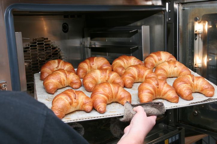 Tampilannya Mirip, Ini 5 Perbedaan Croissant dan Cornetto