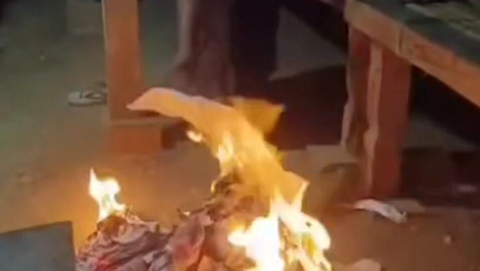Viral petugas PPS di Bangkalan bakar kertas C Plano.