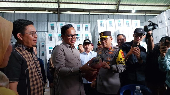 Wamendagri Bima Aryo  bersama Kapolda Lampung Irjen Helmy Santika