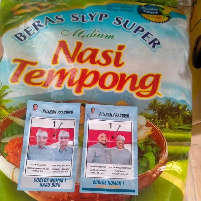 Bawaslu Denpasar membubarkan kegiatan bagi-bagi beras bergambar Mulia-PAS, Sabtu (23/11/2024).