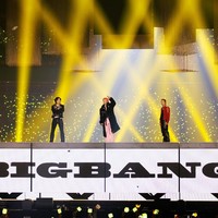 “siapa sangka masih bisa liat bigbang di mama 2024” “menyala banget kek konser sendiri sepuh emang beda” “masih seperti dulu, tetap meledakk💥💥💥” seru para penggemar setelah melihat aksi BIGBANG yang penuh power di MAMA Awards 2024. Foto: dok. Mnet