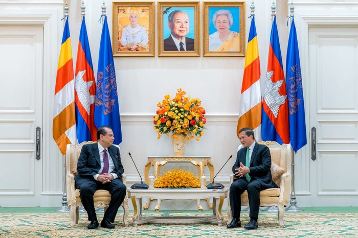 Chairul Tanjung Sambangi PM Kamboja di istana Perdana Menteri sekitar pukul 15.50 waktu Kamboja, Jumat (22/11/2024).