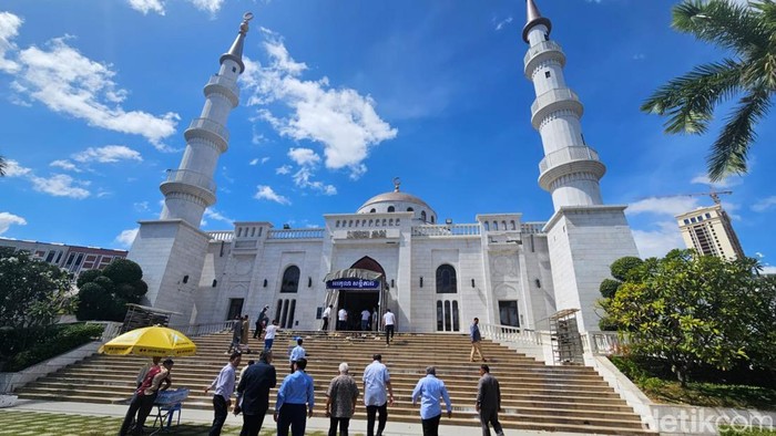 Chairul Tanjung Bertemu Komunitas Muslim Kamboja