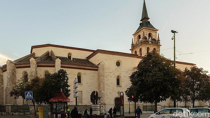 Gereja Justo and Pastor, Magisterial Cathedral of Saints Justo and Pastor di Alcala de Henares, Spanyol.