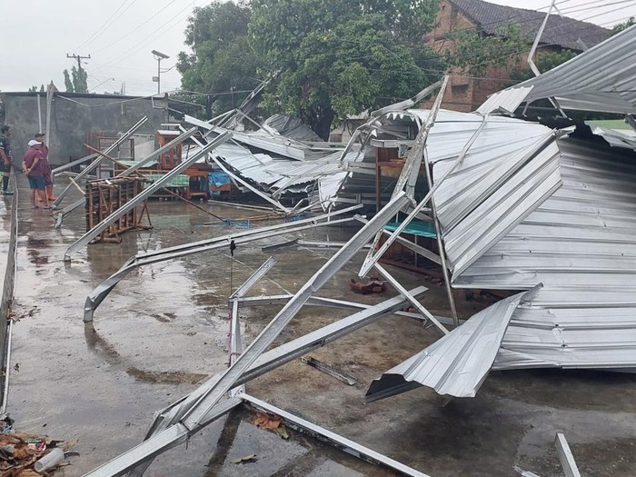 Imbas hujan deras disertai angin kencang di Kabupaten Boyolali, Jawa Tengah, Minggu (24/11/2024).