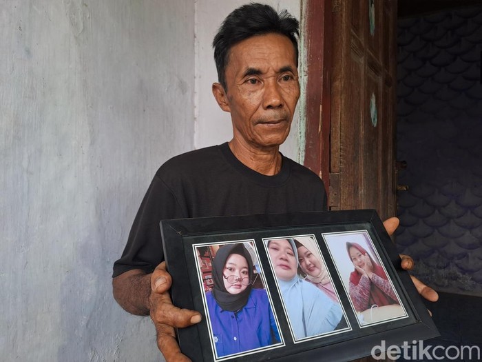Kamil, ayah Rosita Sari, TKW asal Jombang yang tengah sakit di Malaysia