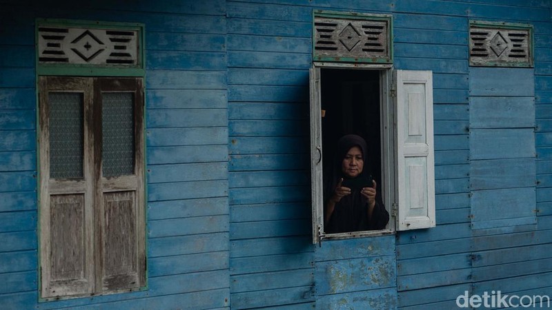 Mayoritas penduduk Desa Genting Pulur, Jemaja, Anambas, berprofesi sebagai nelayan. Kini desa tersebut telah menikmati internet.