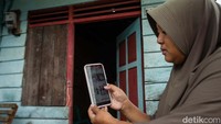 Mayoritas penduduk Desa Genting Pulur, Jemaja, Anambas, berprofesi sebagai nelayan. Kini desa tersebut telah menikmati internet.