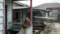 Mayoritas penduduk Desa Genting Pulur, Jemaja, Anambas, berprofesi sebagai nelayan. Kini desa tersebut telah menikmati internet.