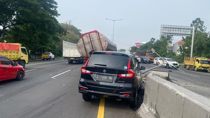 kecelakaan di tol waru