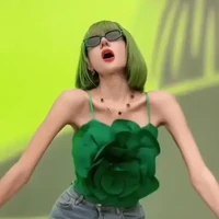 Di video unggahan tersebut tulang-tulang di tubuh Lucinta juga tampak jelas menonjol. Melihat hal tersebut tak sedikit netizen yang mengkhawatirkan kondisi kesehatan Lucinta. Foto: Instagram/@lucintaluna_manjalita