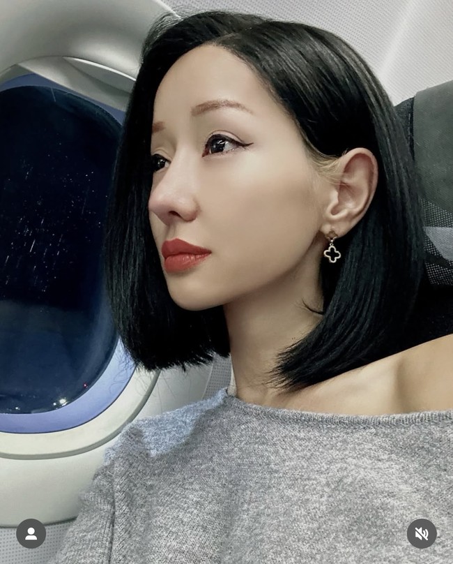 Lucinta kini juga terlihat lebih sering tampil dengan gaya rambut bob pendeknya. Beberapa menyebut penampilan Lucinta terlihat mirip artis Korea. Foto: Instagram/@lucintaluna_manjalita