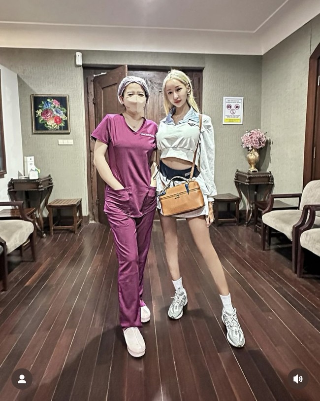 Penampilan Lucinta Luna kini terlihat makin langsing bak idol KPop. Dalam salah satu unggahannya Lucinta menyebut jika dirinya berhasil turun bb hingga 34 kg berkat diet yang dijalaninya. Foto: Instagram/@lucintaluna_manjalita
