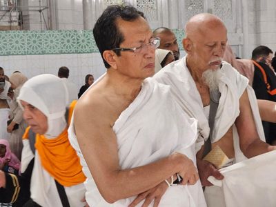 Kunjungan Kerja ke Saudi, Menag Sempatkan Ibadah Umrah