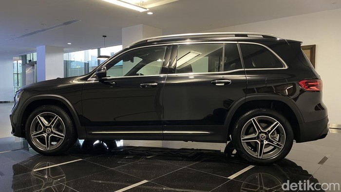 Mercedes-Benz GLB 200 AMG Line Mercedes-Benz GLB 200 AMG Line