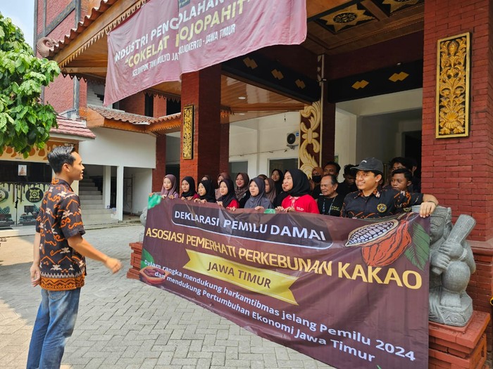 Pemerhati Perkebunan Kakao di Mojokerto ingin pemilu damai