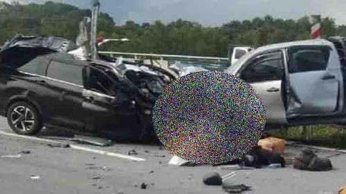 Penampakan mobil 7 PMI asal Lombok tabrakan di Malaysia. (Istimewa)