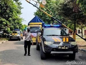 Pendistribusian Logistik Pilkada ke 27 Kecamatan Lamongan Dikawal Ketat