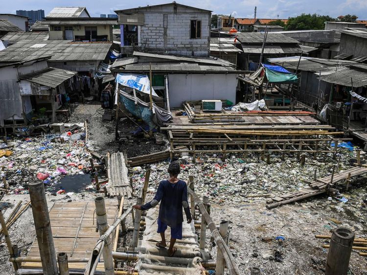 Potret Lautan Sampah di Kampung Dadap