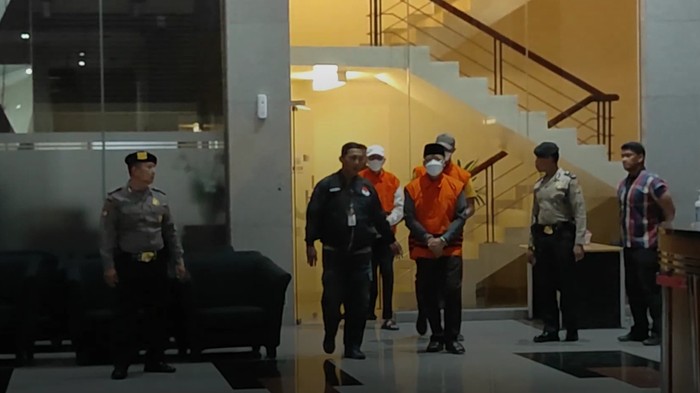 Rohidin Mersyah jadi tersangka korupsi