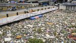 Sampah Menumpuk di Kali Dadap Tangerang