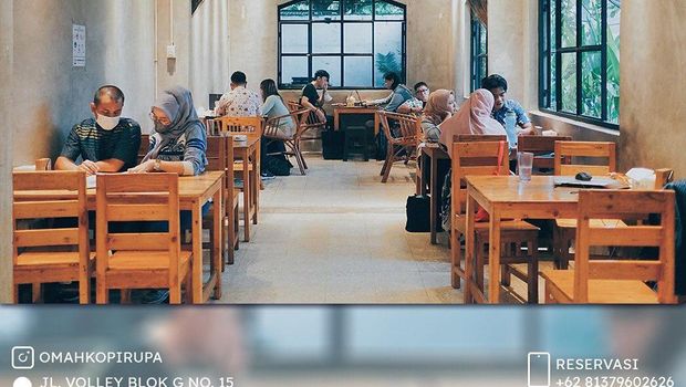 Suasana di Omah Kopi Palembang.