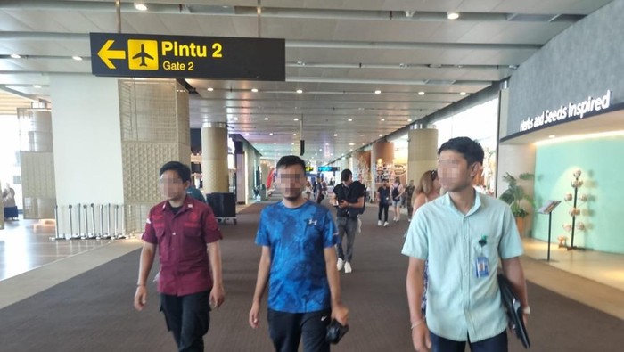 Turis India dideportasi dari Bali