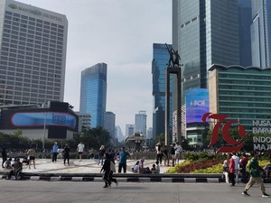 Tak Ada CFD Saat Masa Tenang, Warga Tetap Olahraga di Bundaran HI Pagi Ini