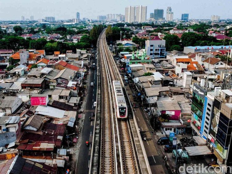 5 Tahun Operasi, LRT Jakarta Klaim Angkut 3.300 Penumpang/Hari